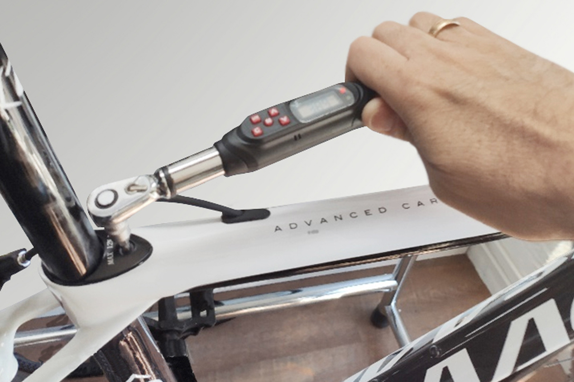 torque wrench for bicycle maintenance